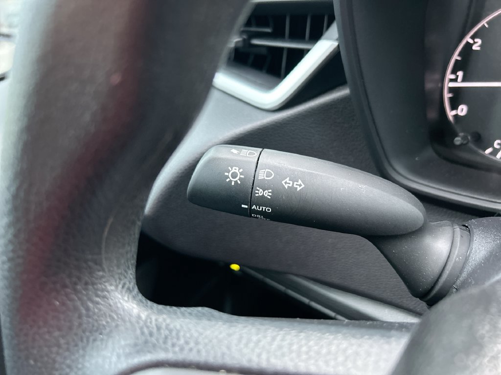 Used 2025 Toyota Corolla LE FWD image 19