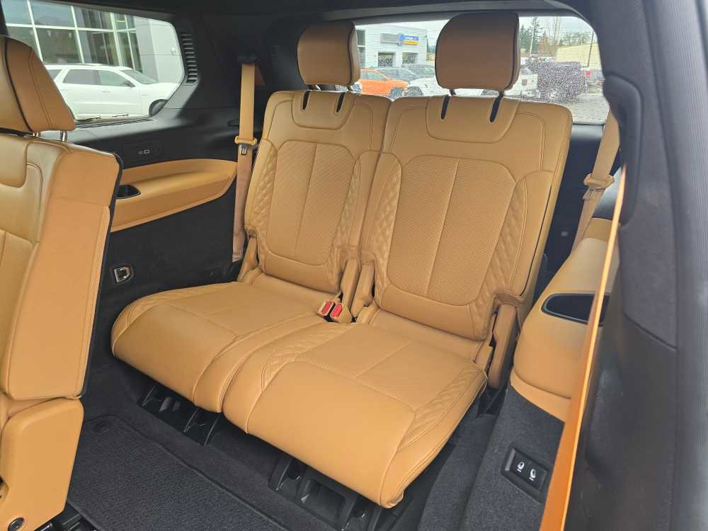 Used 2022 Jeep Grand Cherokee L Summit w/ Luxury Tech Group V image 16