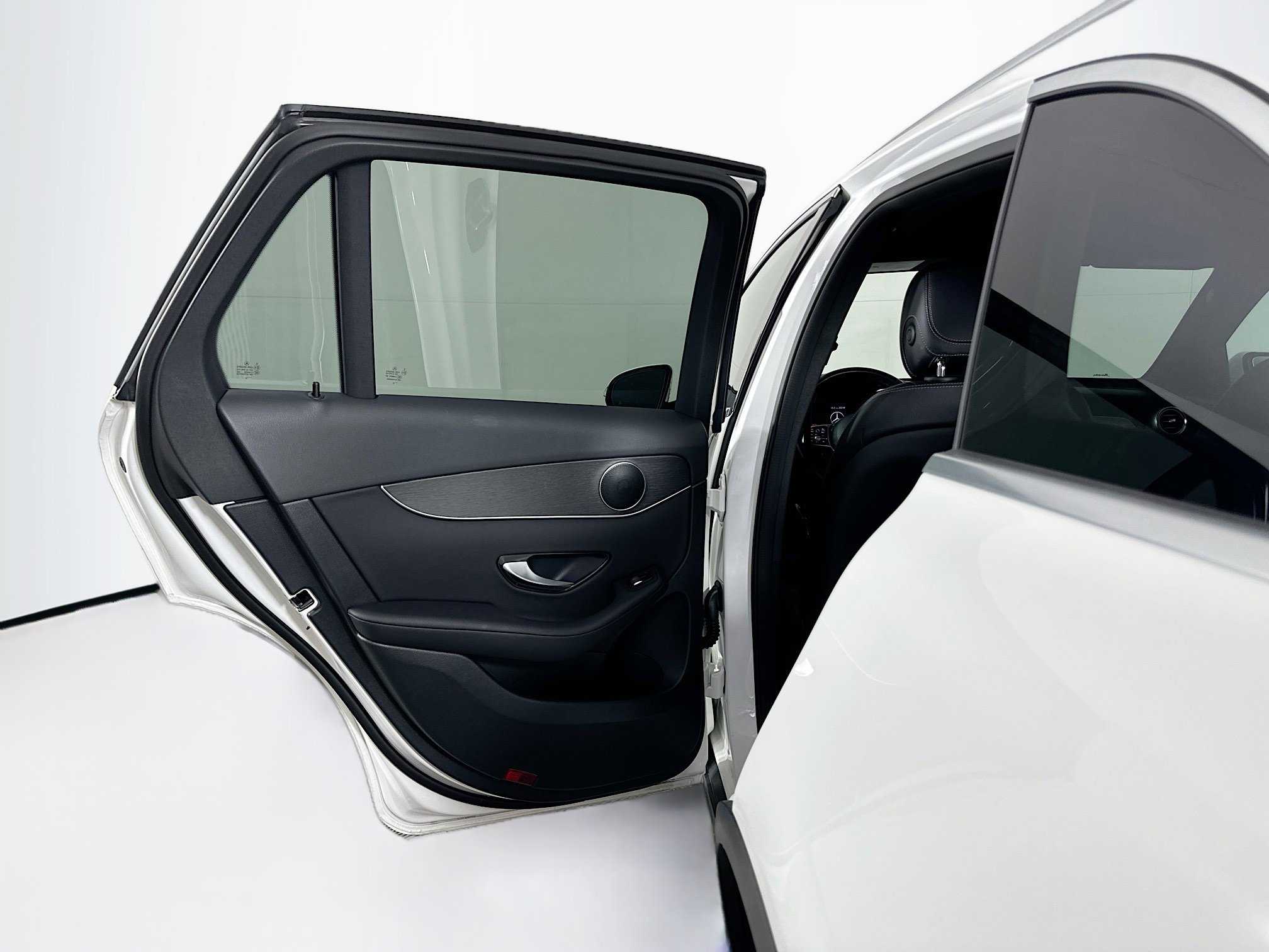 Used 2022 Mercedes-Benz GLC 300 4MATIC w/ Driver Assistance Package image 28