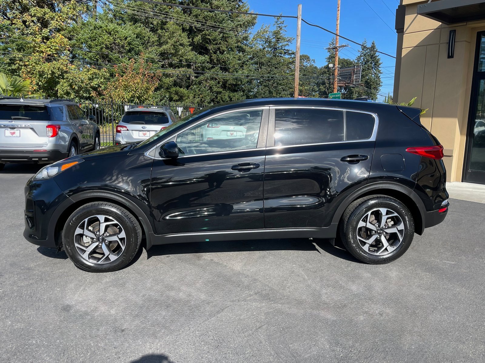 Used 2020 Kia Sportage LX image 9