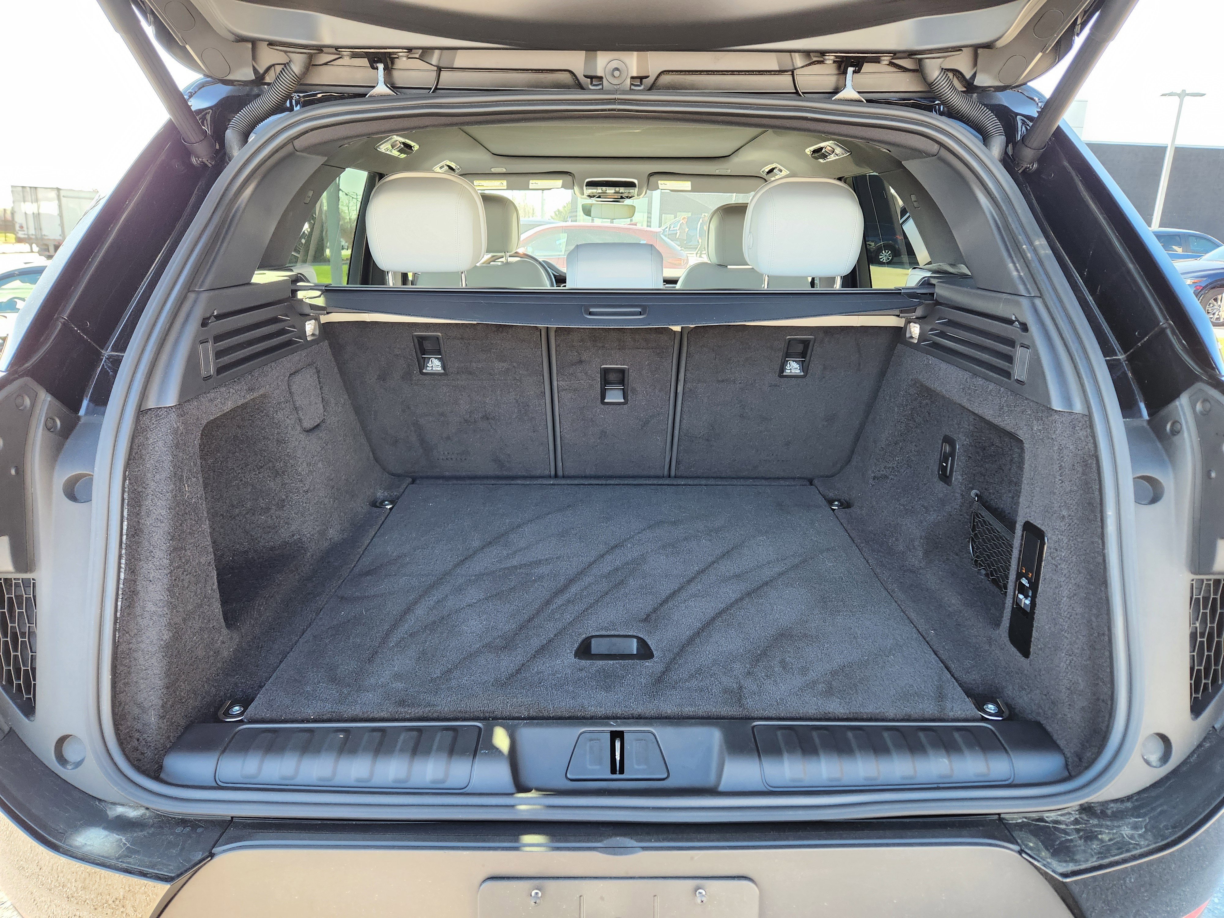 Certified 2024 Land Rover Range Rover Sport SE image 8