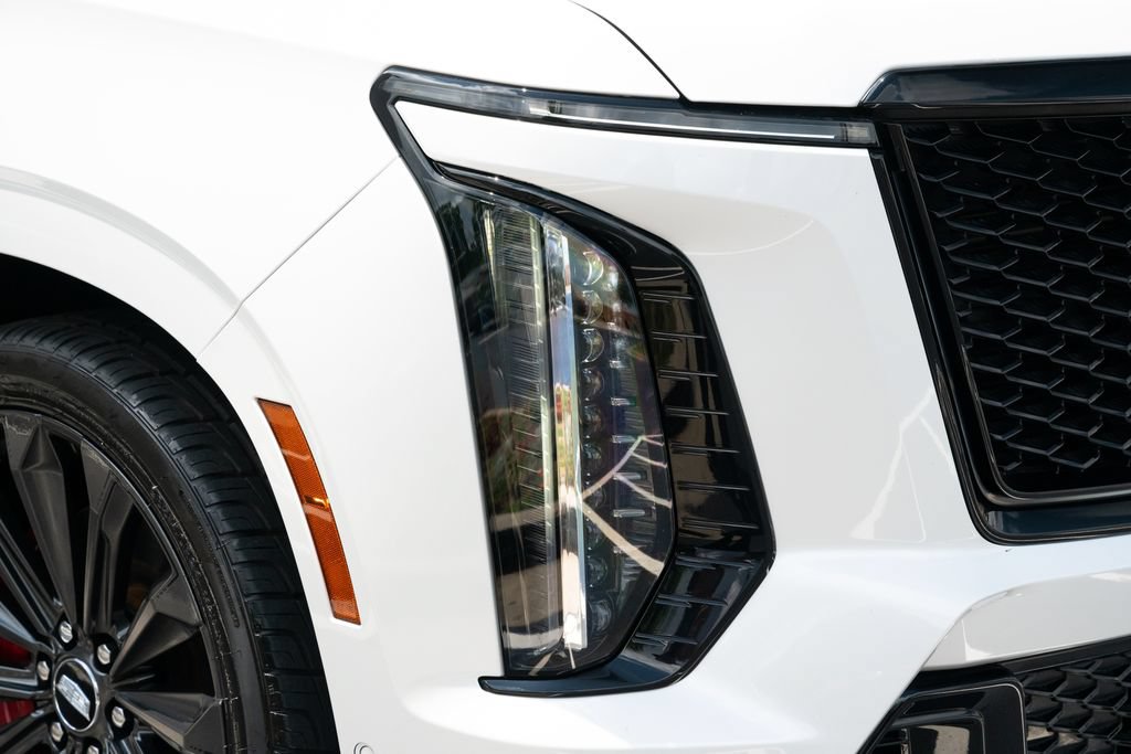 Used 2025 Cadillac Escalade V AWD/4WD image 8