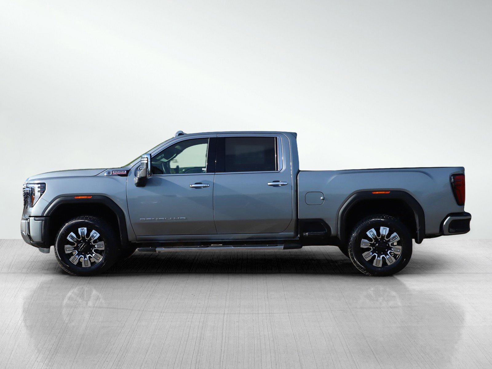Used 2025 GMC Sierra 3500 Denali w/ Denali Reserve Package AWD/4WD image 2