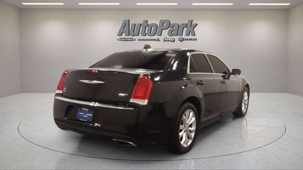 Used 2015 Chrysler 300 Limited AWD/4WD image 10
