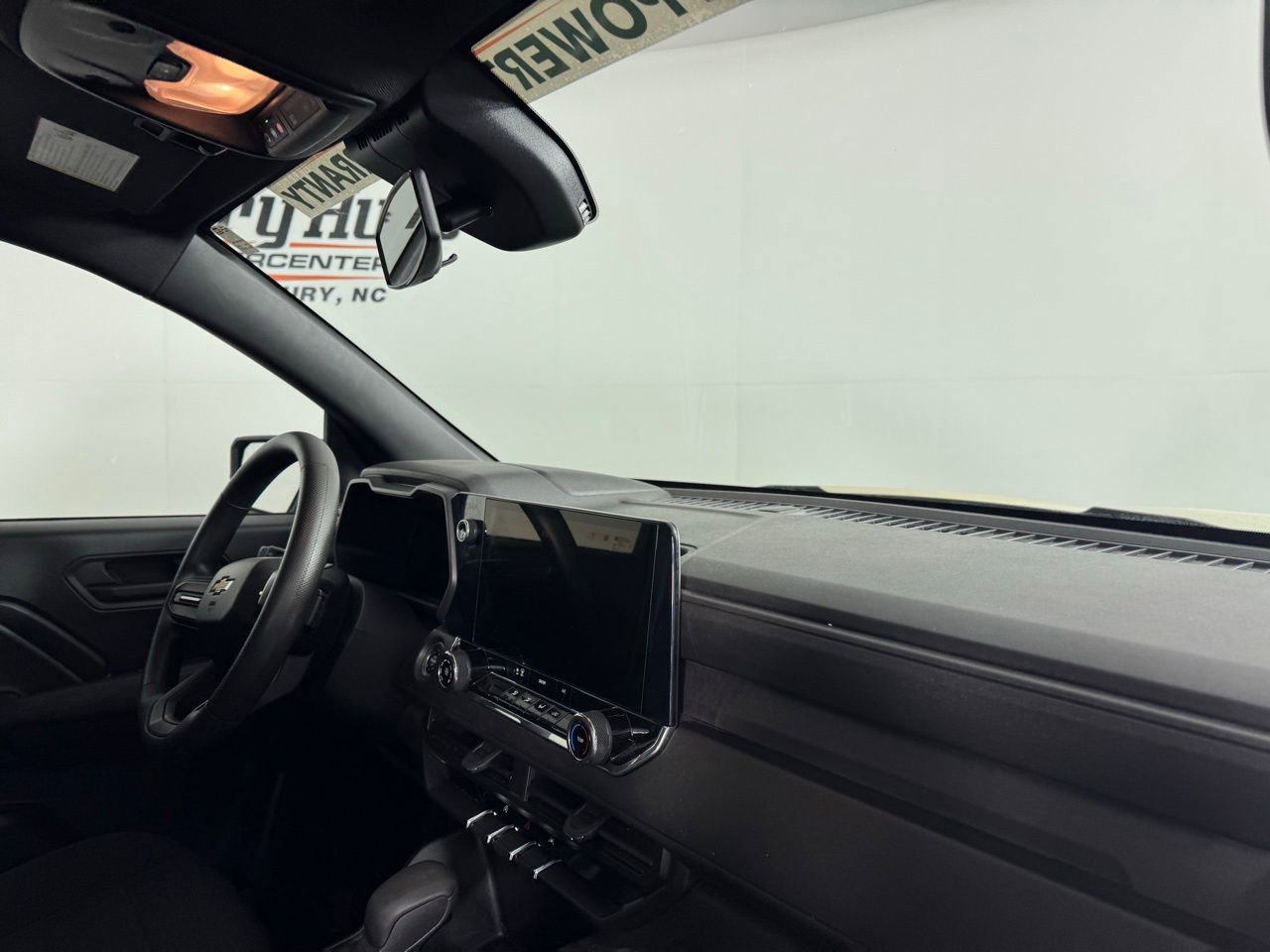 Used 2024 Chevrolet Colorado W/T image 29