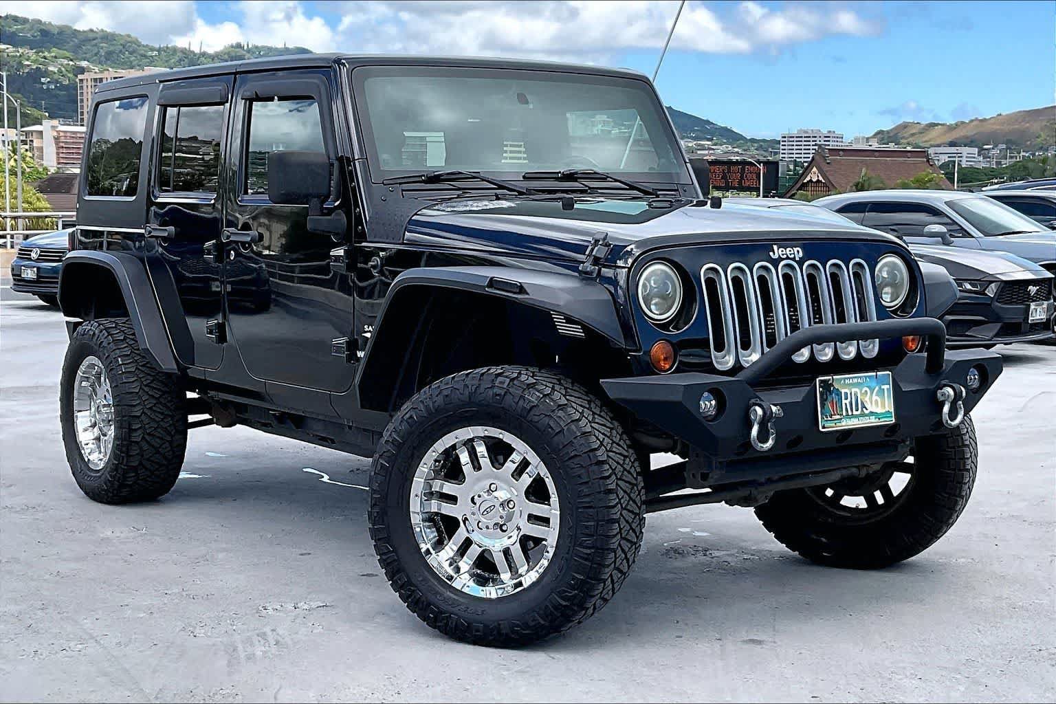 Used 2013 Jeep Wrangler Unlimited Sahara w/ Connectivity Group AWD/4WD image 21