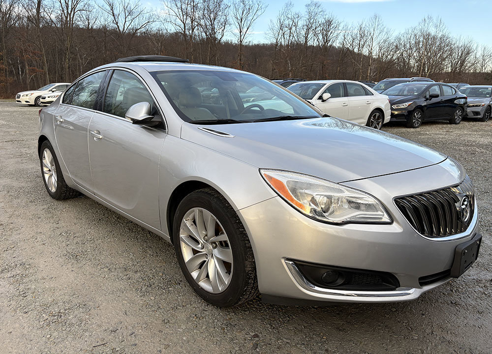 Used 2017 Buick Regal AWD image 3
