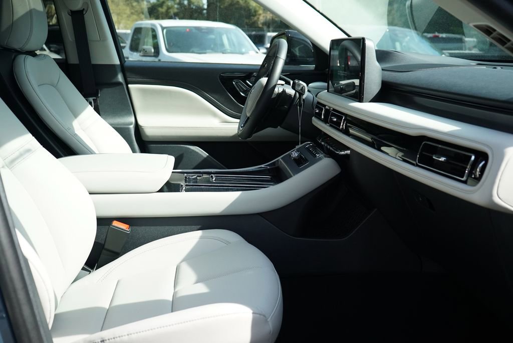 New 2026 Lincoln Aviator AWD image 9