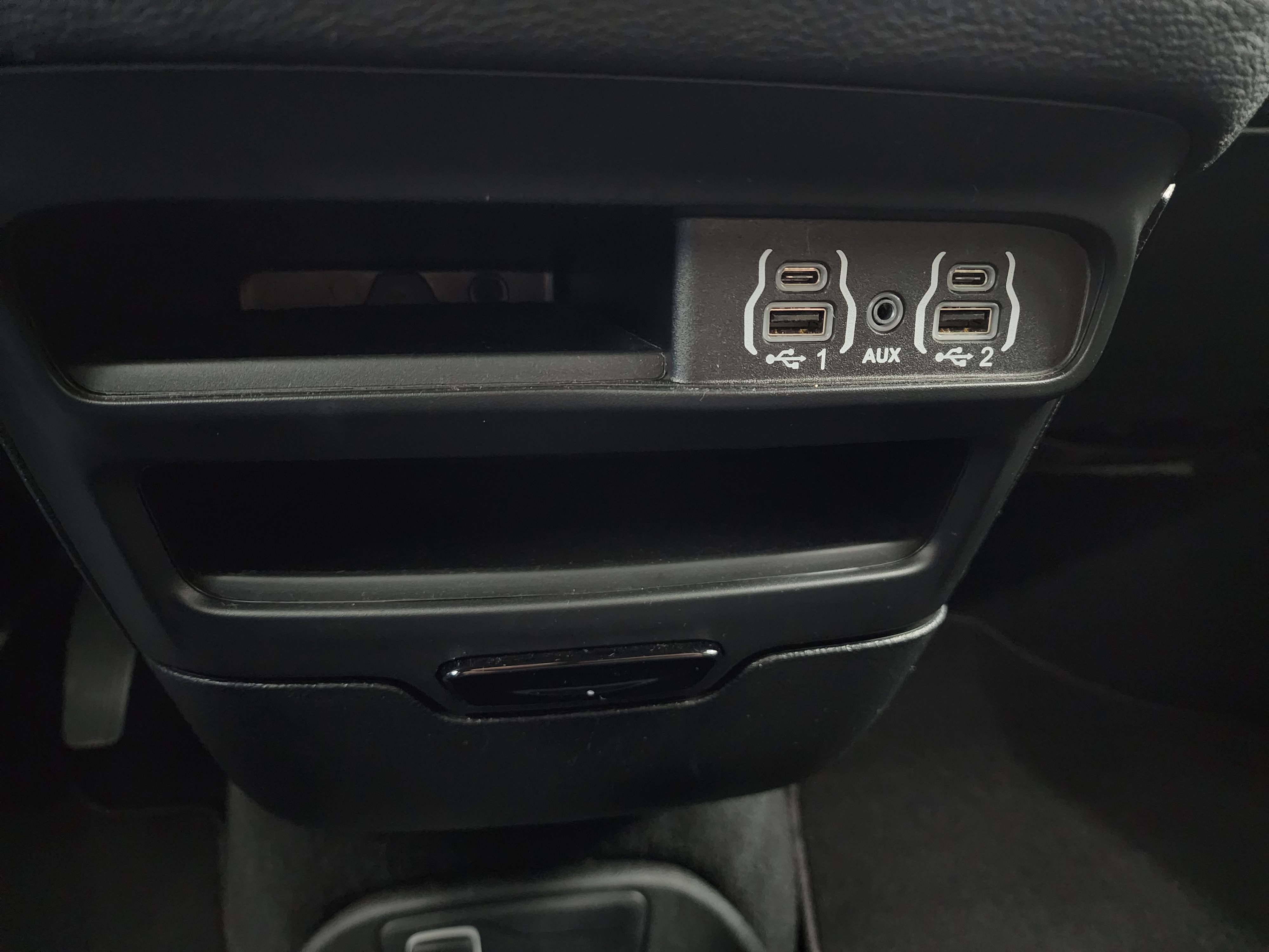 Used 2024 Chrysler Pacifica Limited image 48