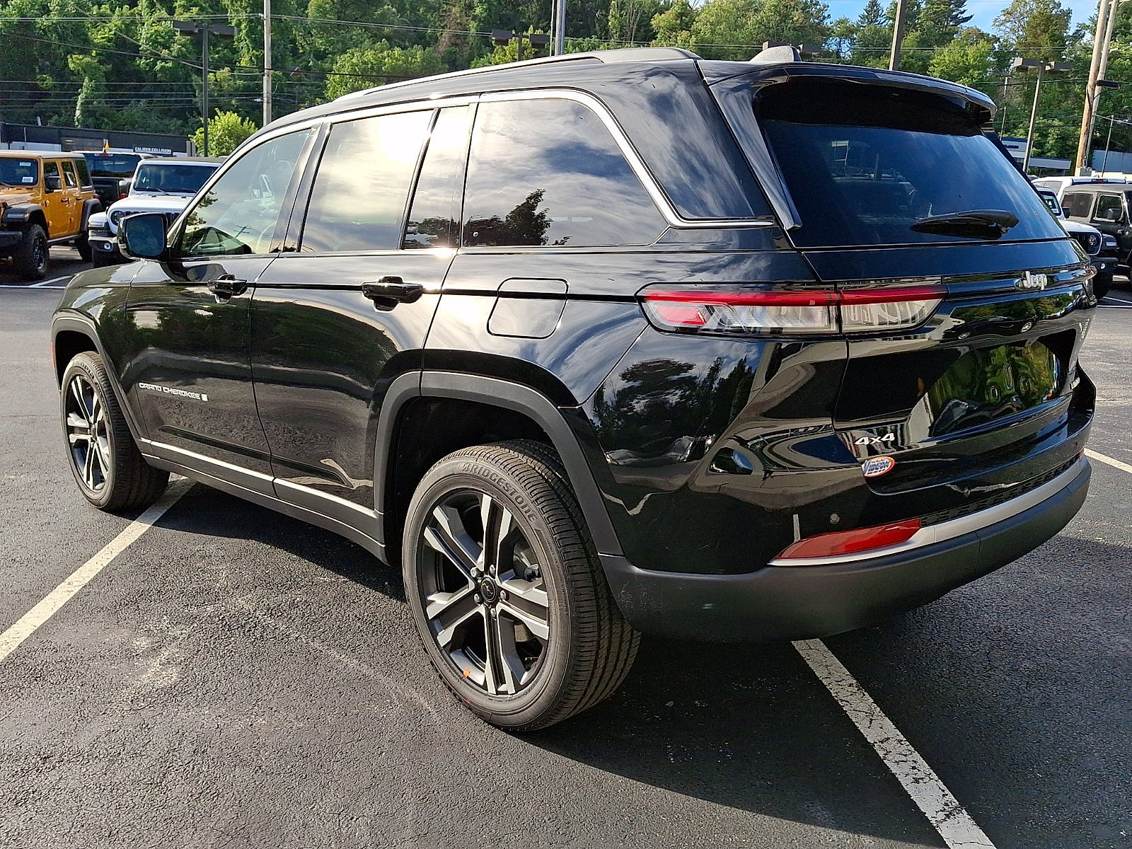 New 2027 Jeep Grand Cherokee Limited AWD/4WD image 4