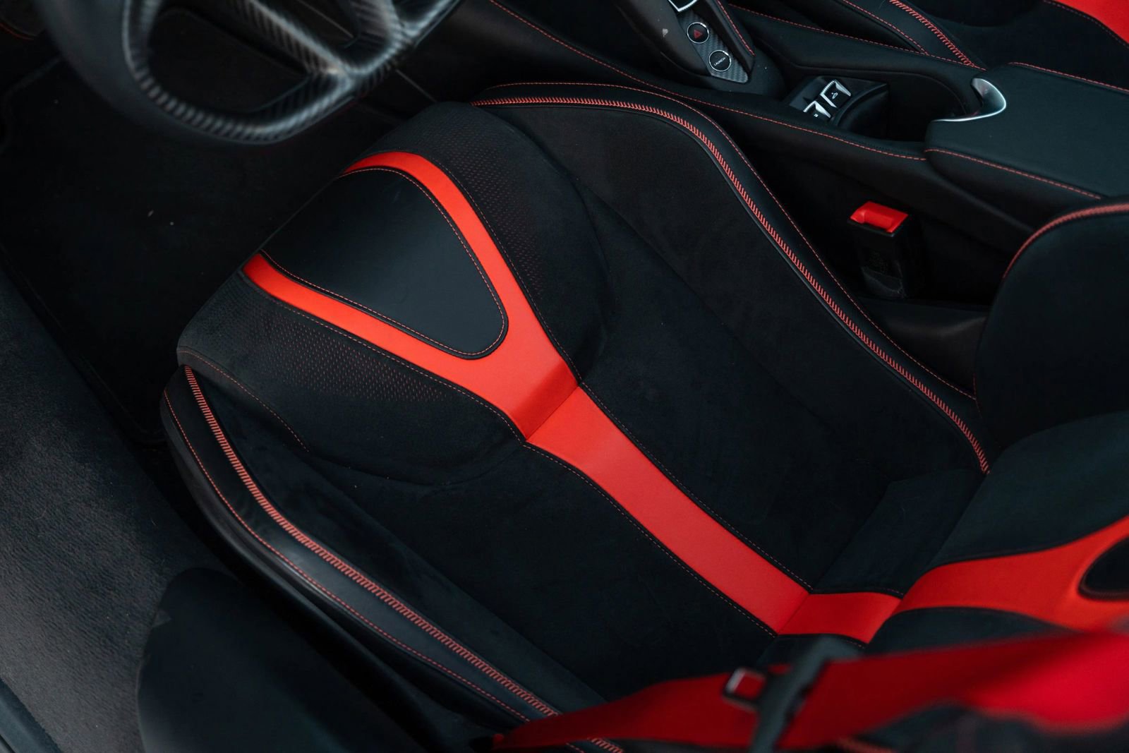 Used 2021 McLaren 720S Spider image 33