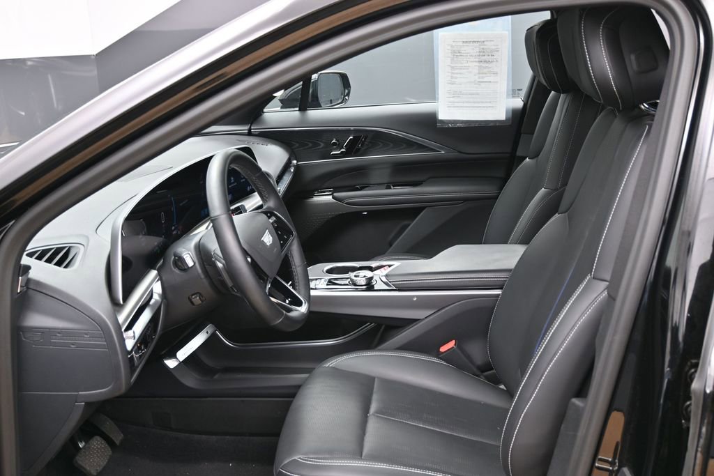 Used 2024 Cadillac Lyriq Luxury AWD/4WD image 17