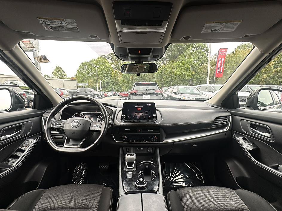 Certified 2025 Nissan Rogue SV AWD/4WD image 36