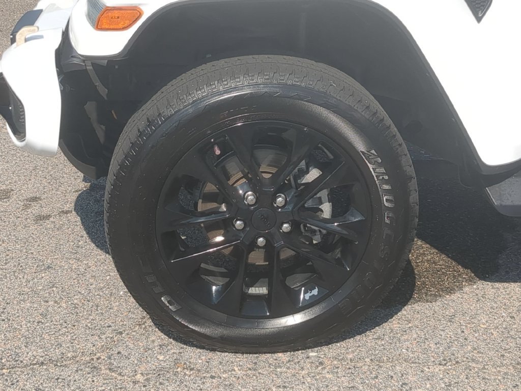 Certified 2023 Jeep Wrangler Unlimited Sahara AWD/4WD image 9