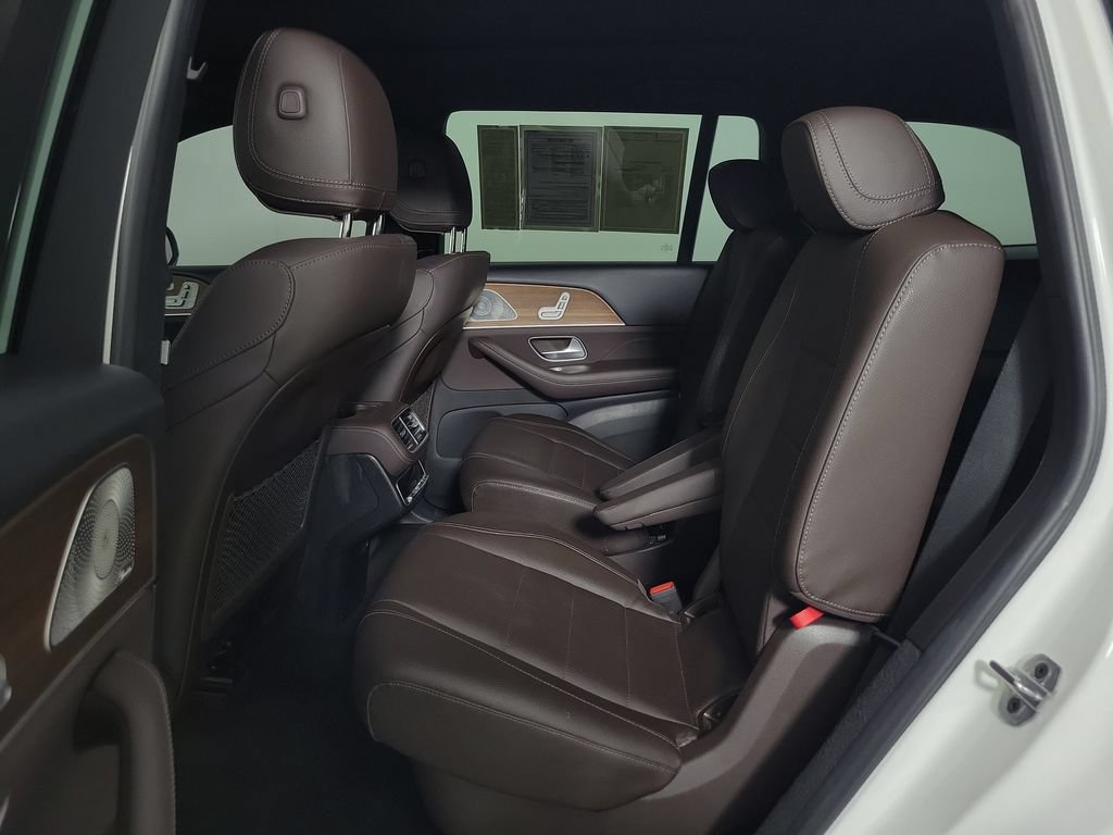 Used 2023 Mercedes-Benz GLS 450 4MATIC image 16