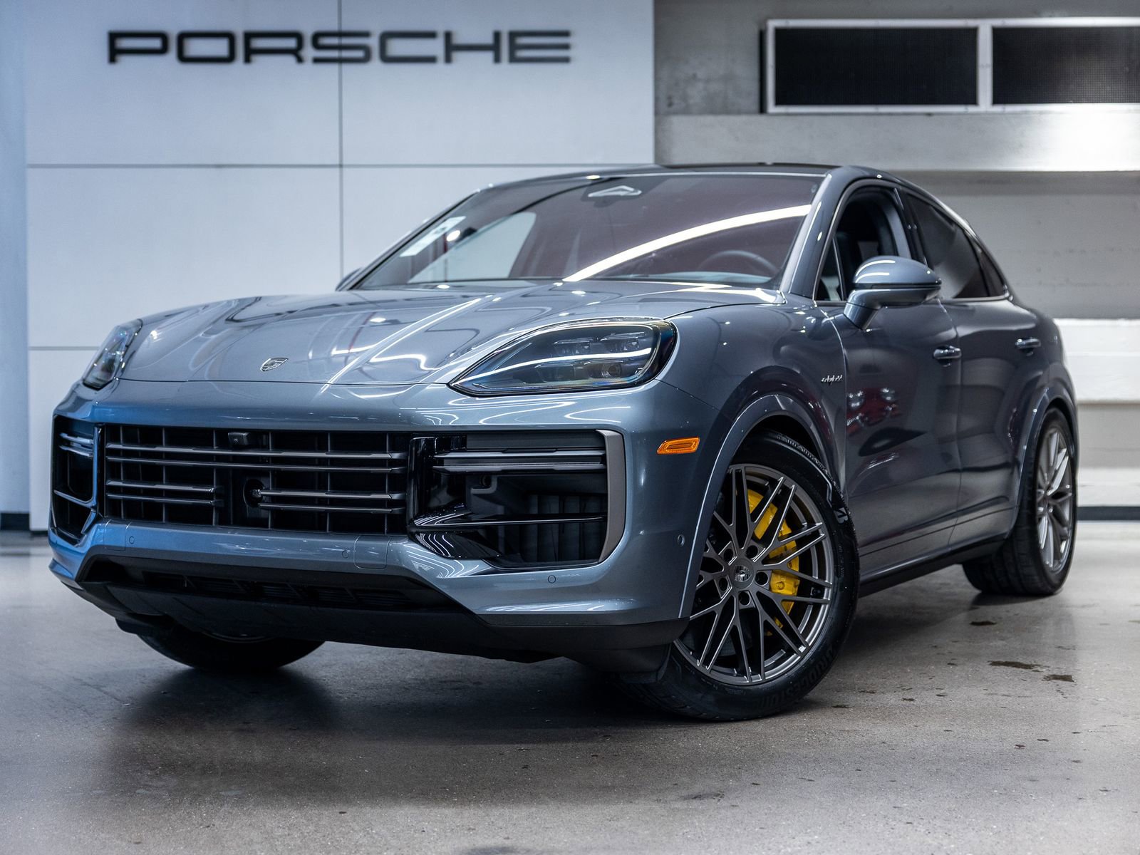 New 2026 Porsche Cayenne Turbo video 1