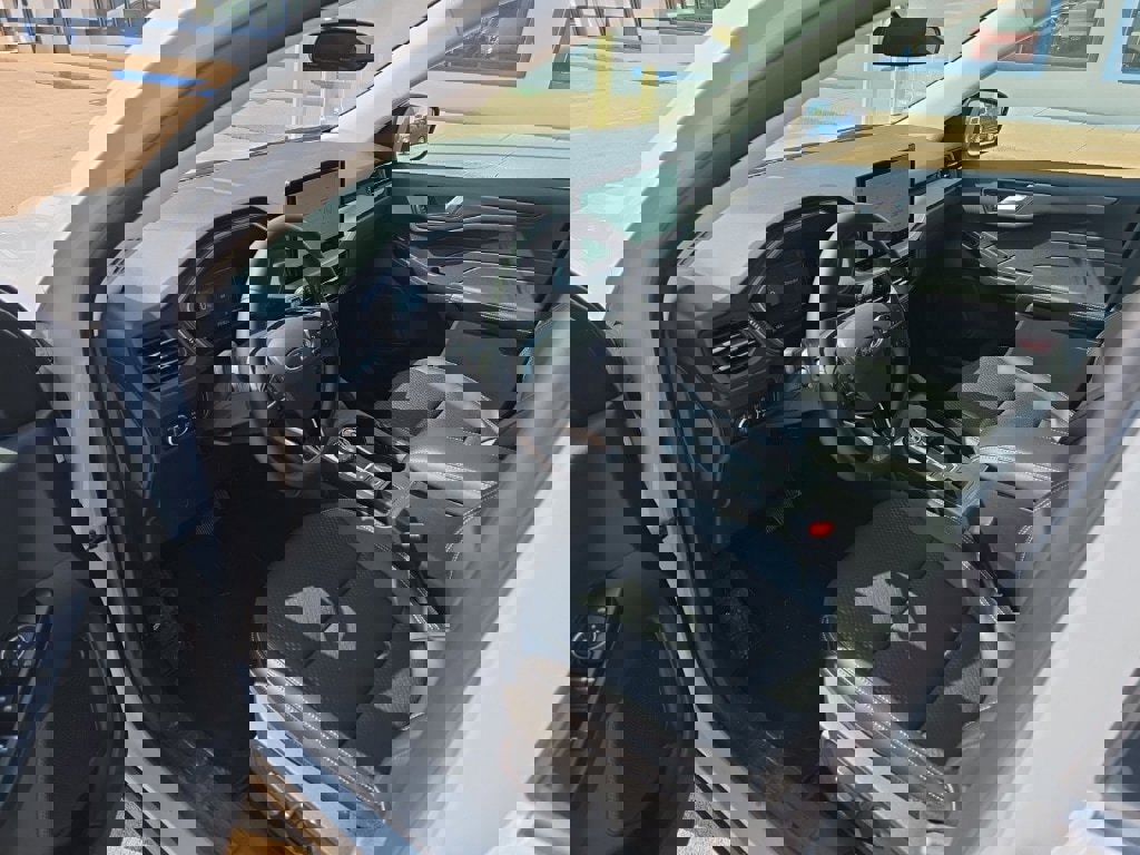 New 2025 Ford Escape SE image 8