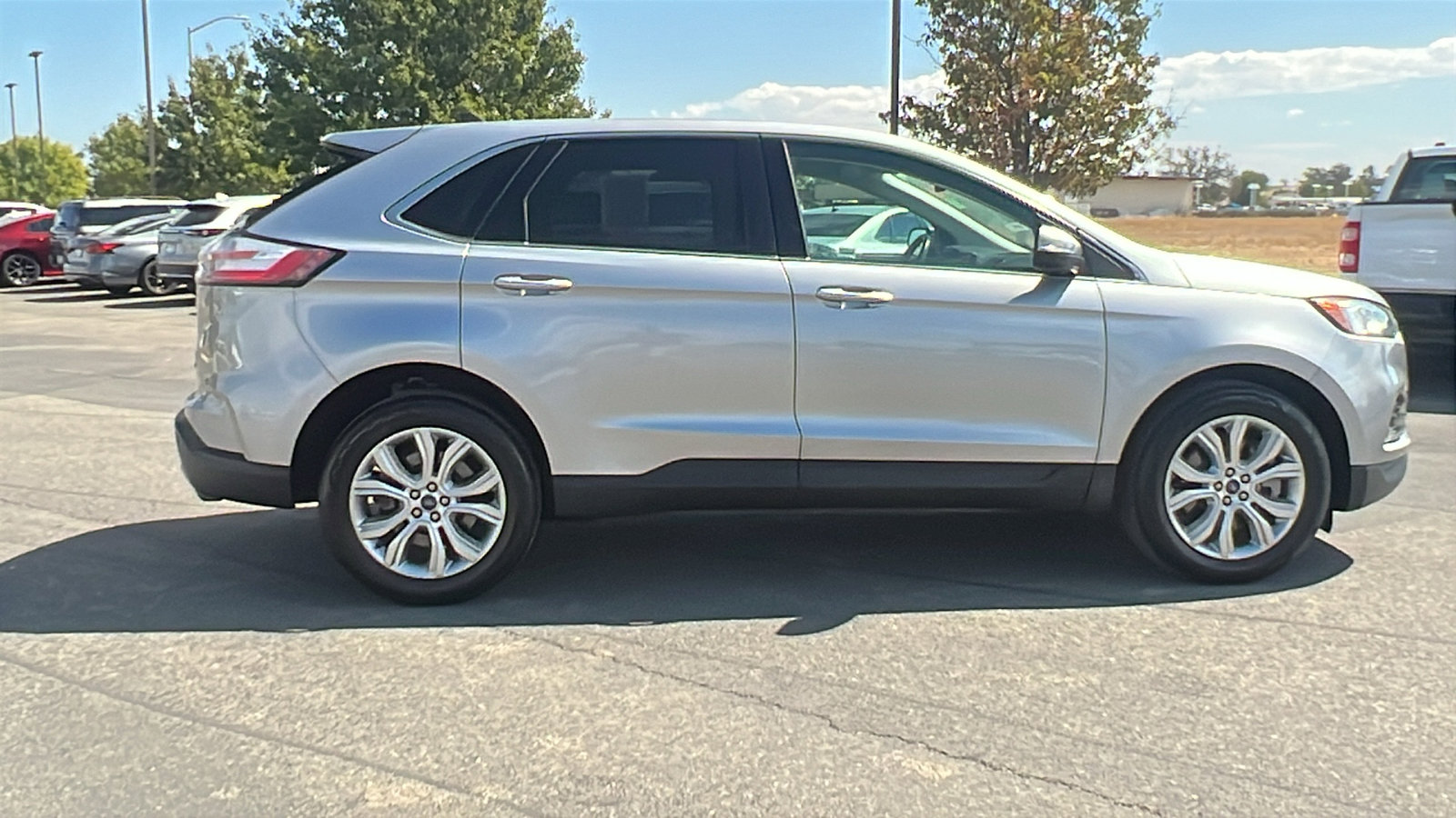 Used 2022 Ford Edge Titanium image 2