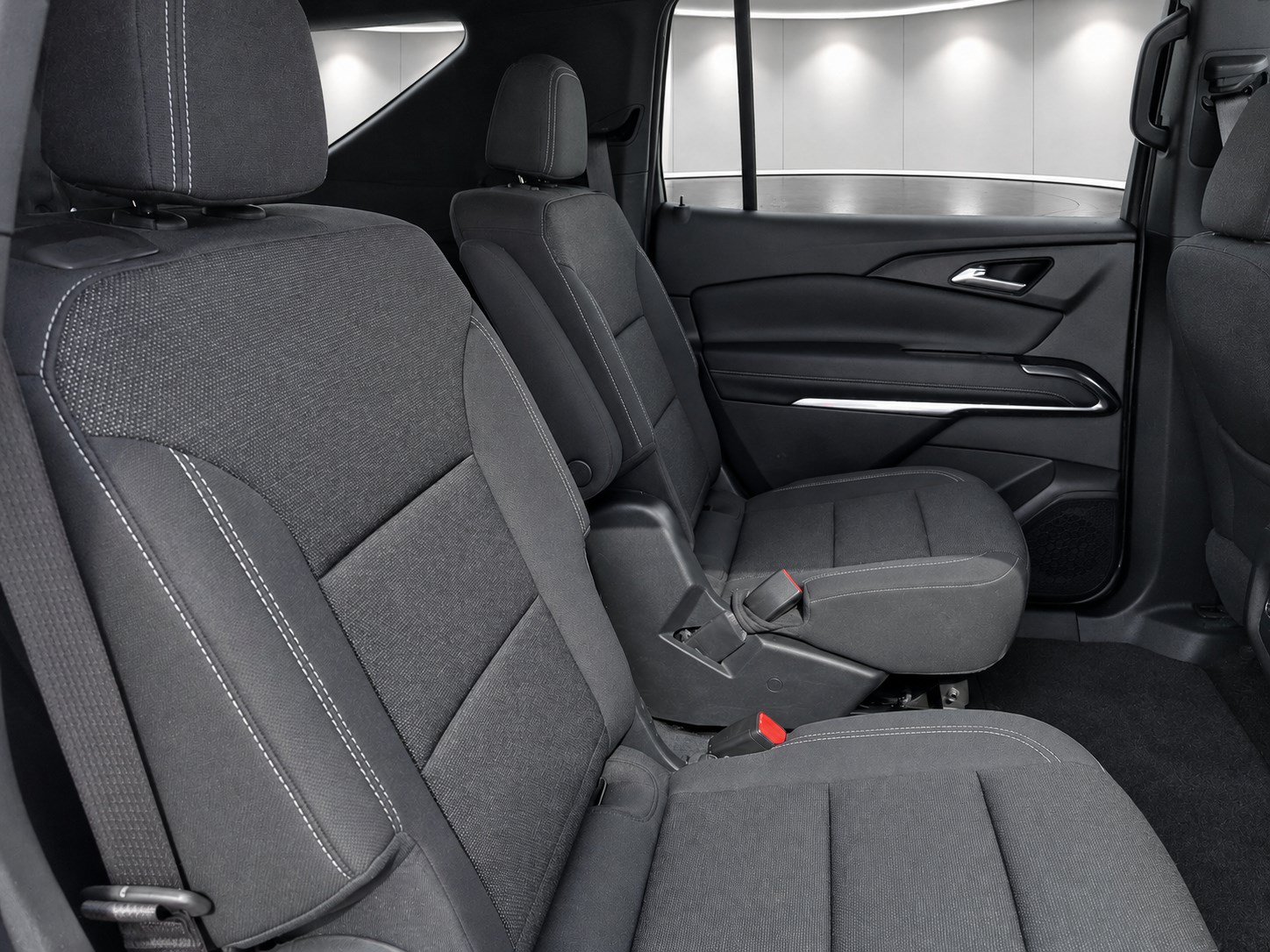 Used 2024 Chevrolet Traverse LT FWD image 29