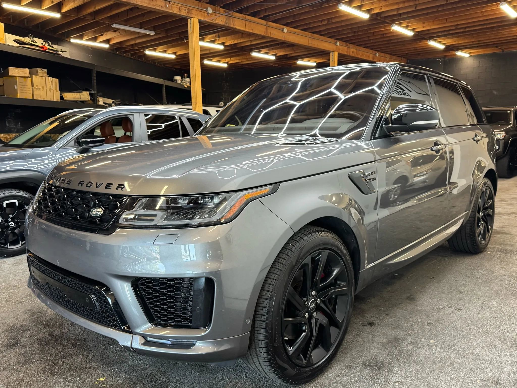 Used 2019 Land Rover Range Rover Sport HSE Dynamic image 3
