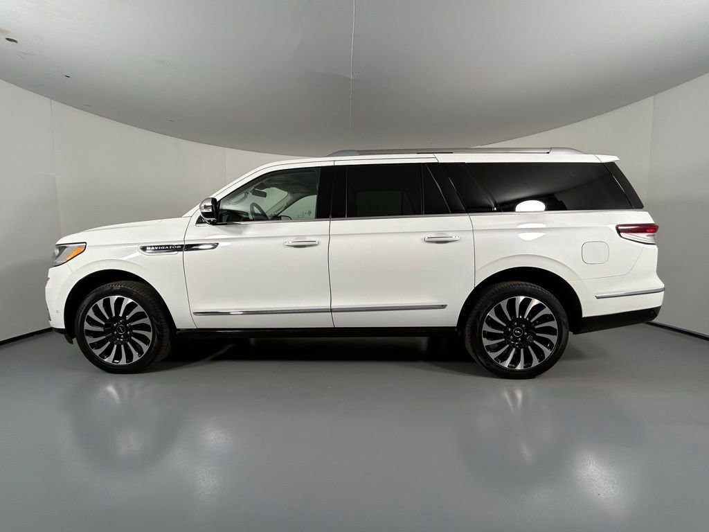 Used 2022 Lincoln Navigator L Black Label AWD/4WD image 4