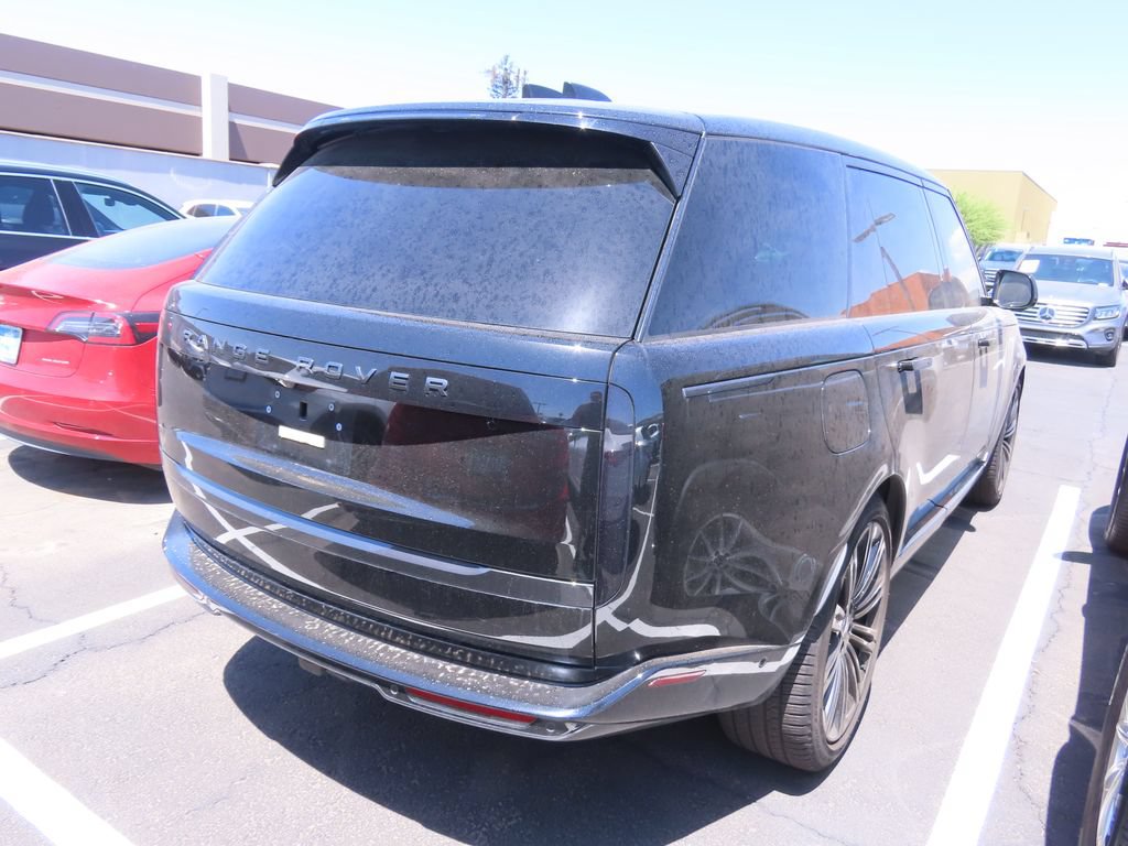 Used 2024 Land Rover Range Rover Long Wheelbase SE AWD/4WD image 3