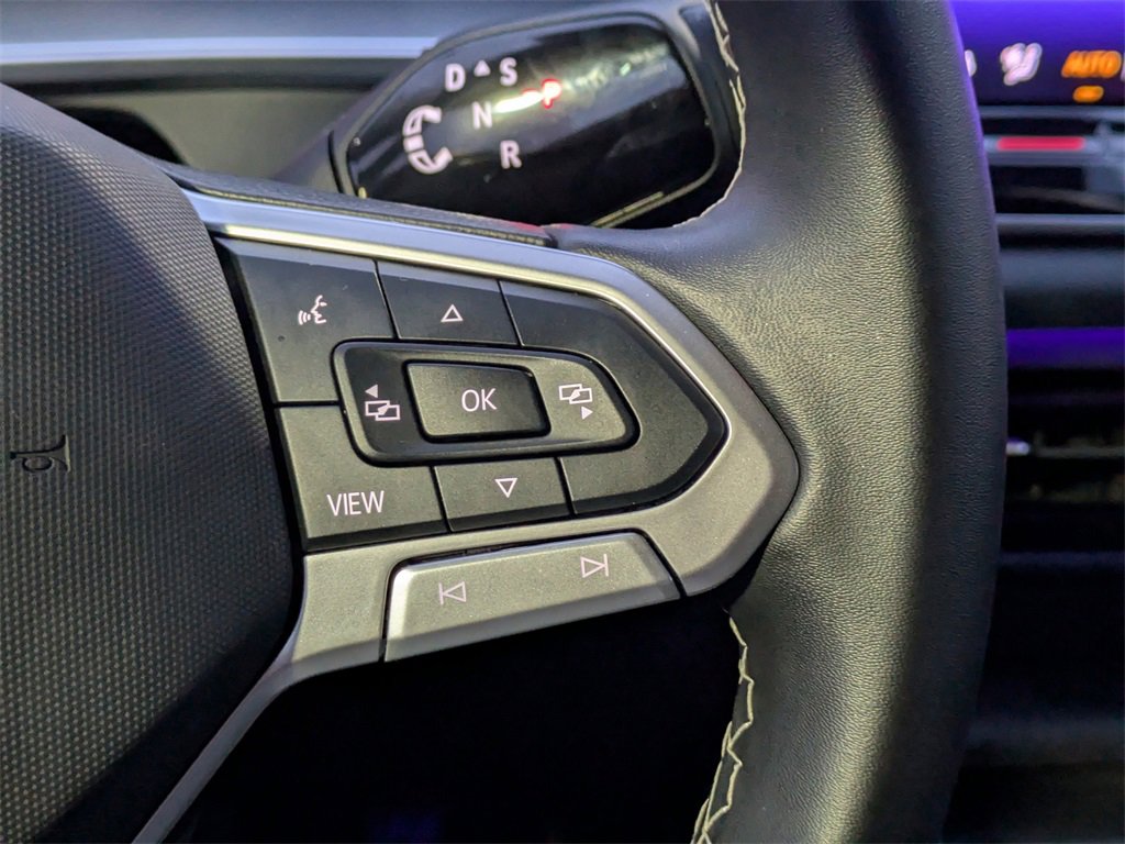 Used 2025 Volkswagen Tiguan SE image 27