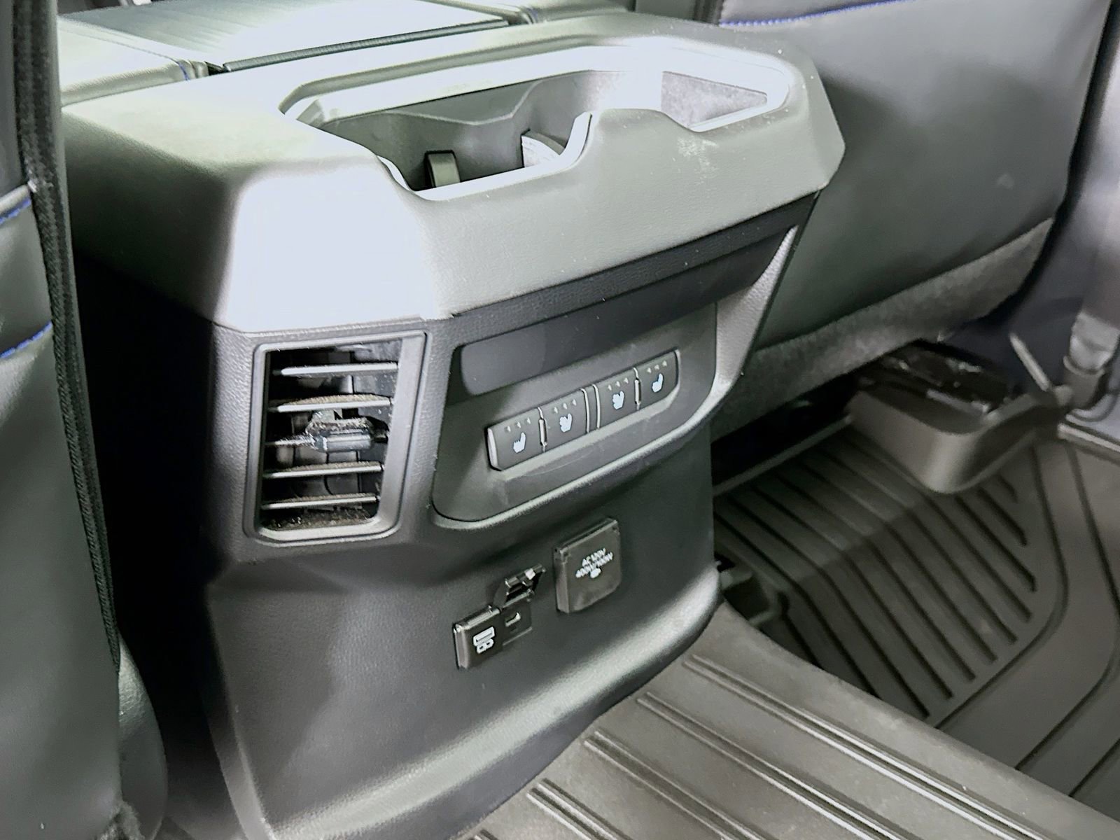 Used 2024 Toyota Tundra Platinum image 26