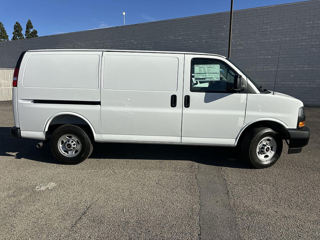New 2026 GMC Savana 2500 w/ Driver Convenience Package RWD image 3