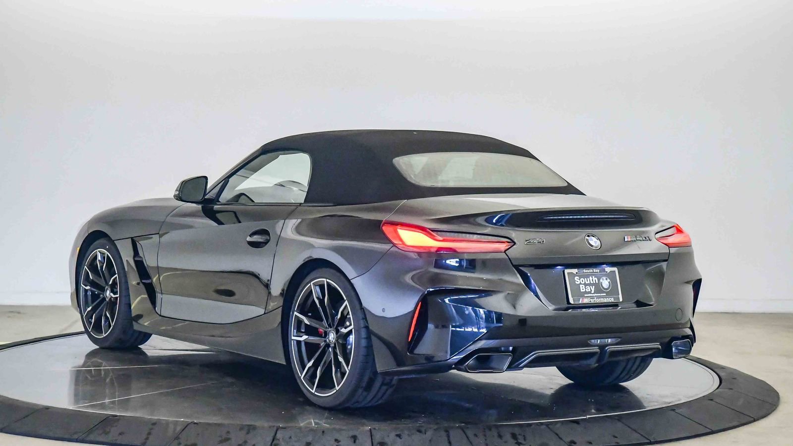 New 2026 BMW Z4 M40i w/ Premium Package image 2