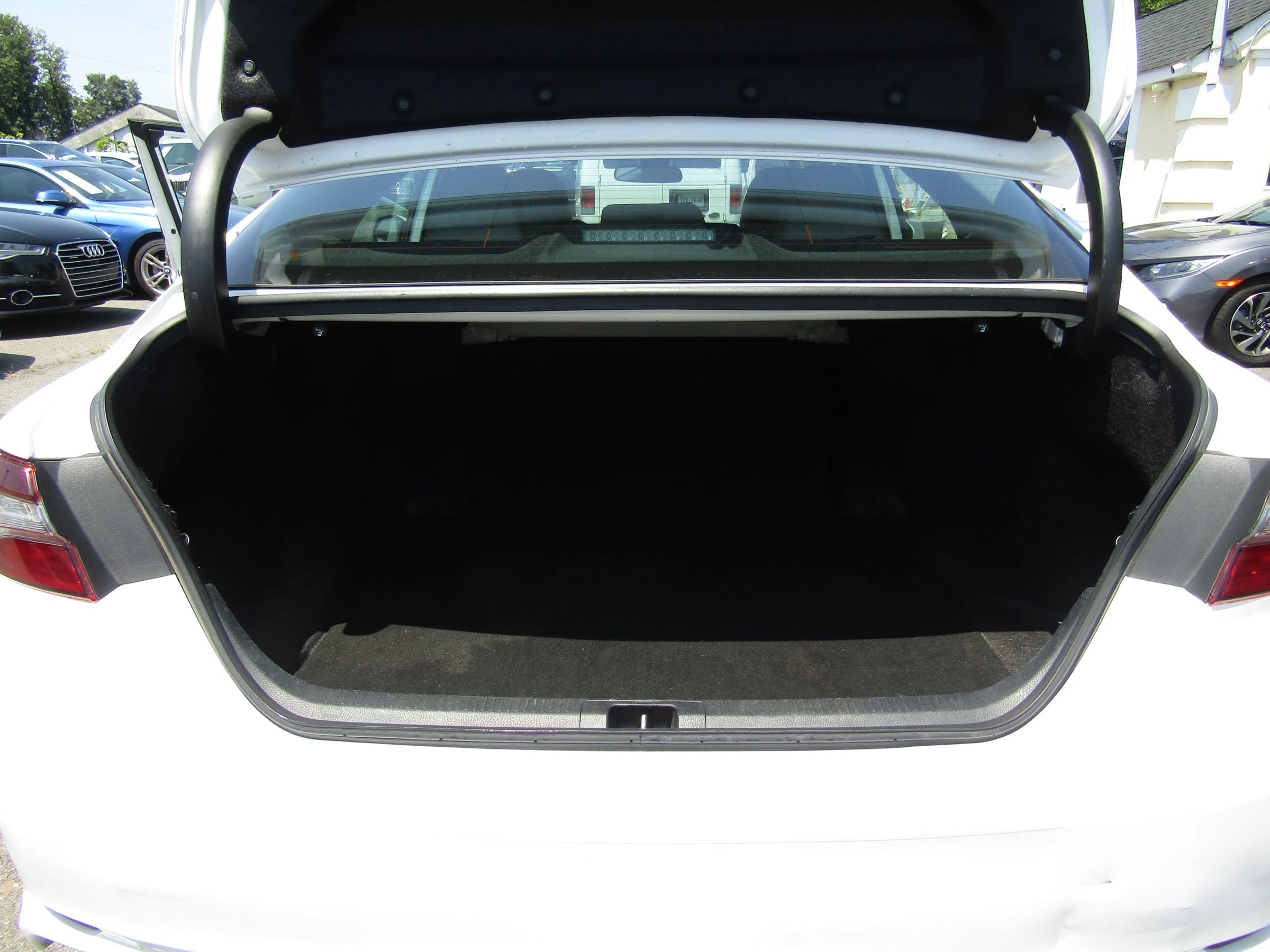 Used 2023 Toyota Camry SE FWD image 17