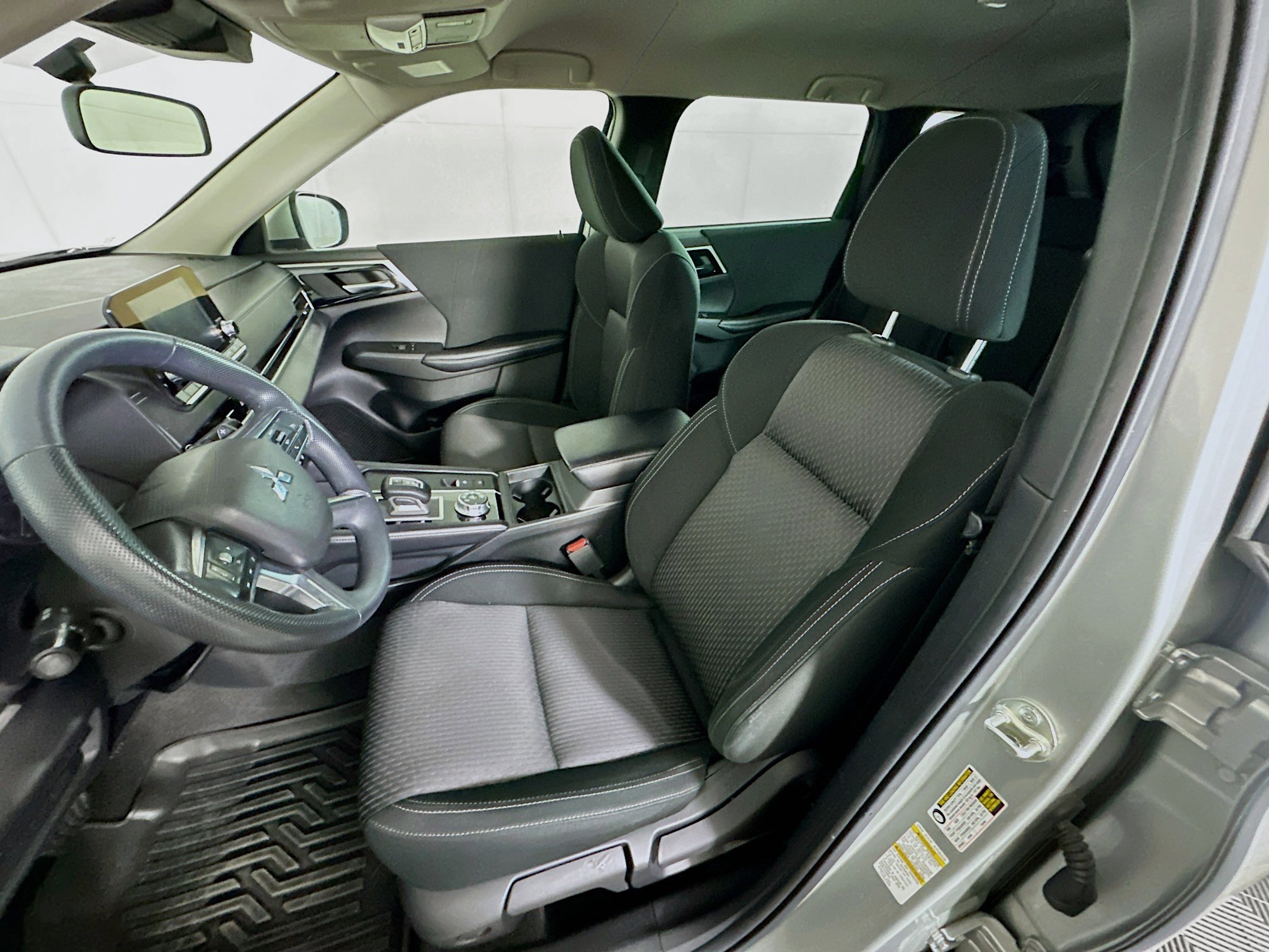 Used 2022 Mitsubishi Outlander ES image 13