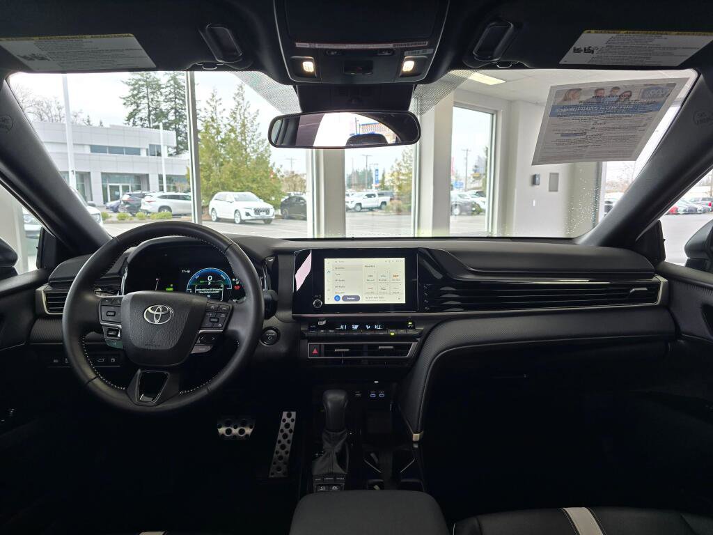 Used 2025 Toyota Camry SE image 27