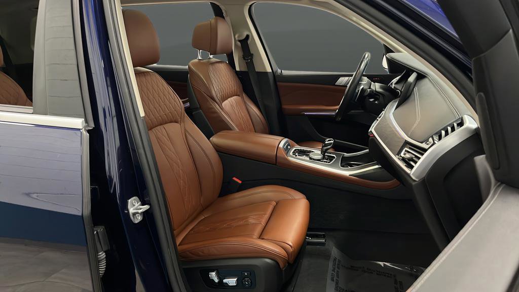 Used 2022 BMW X7 xDrive40i w/ Premium Package image 12