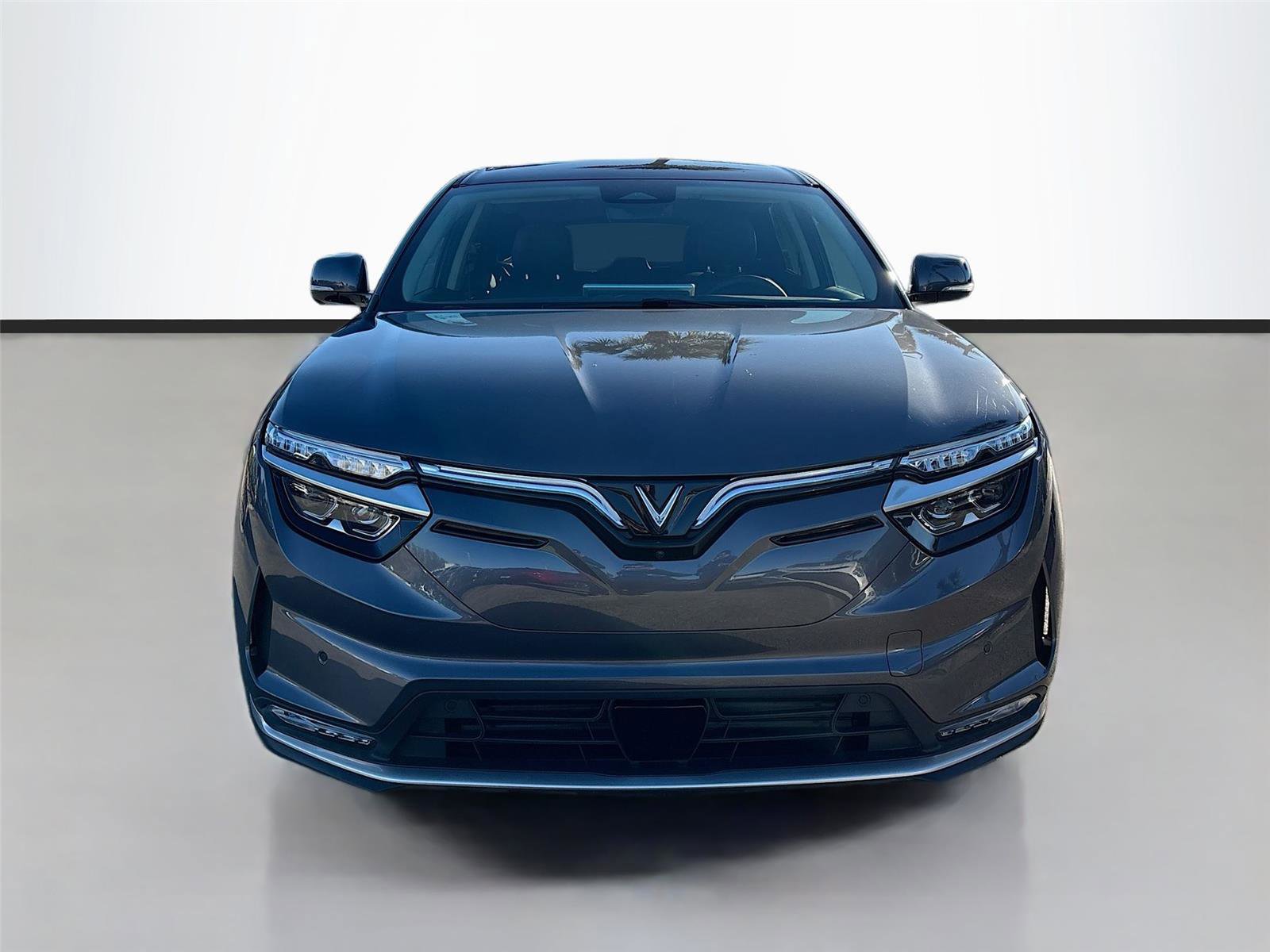 New 2025 VinFast VF 8 Eco image 2