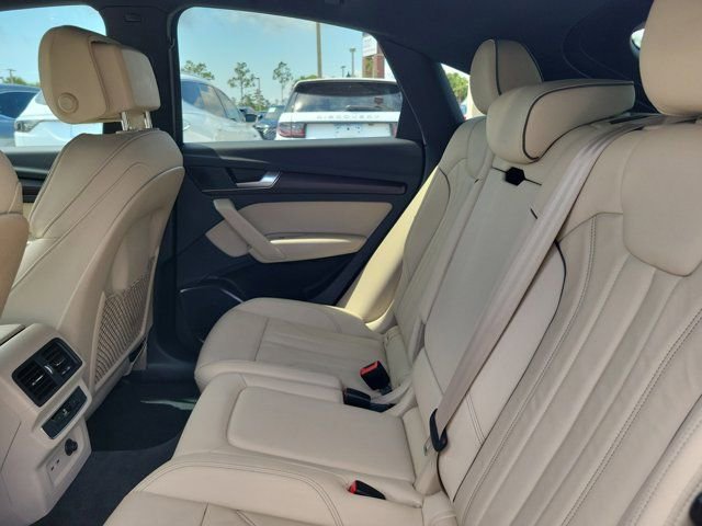 Certified 2023 Audi Q5 2.0T Premium w/ Convenience Package image 11