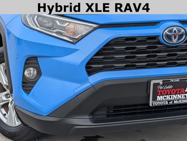 Used 2020 Toyota RAV4 XLE w/ Convenience Package image 3