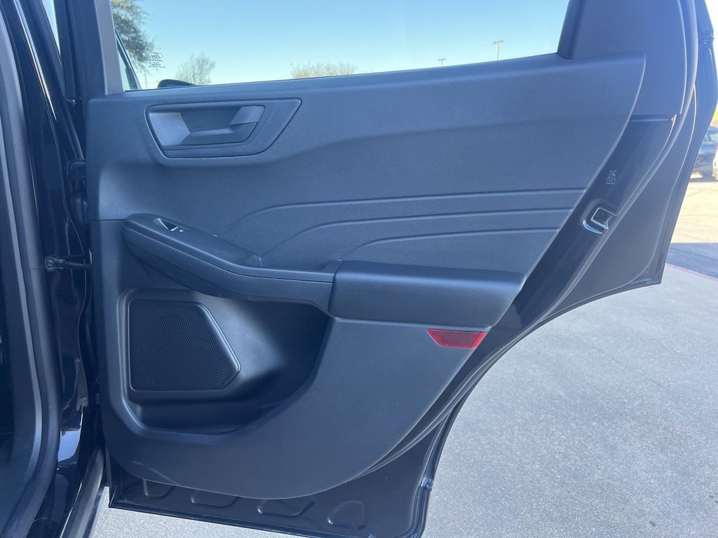 Used 2022 Ford Escape SE w/ SE Sport Appearance Package image 13