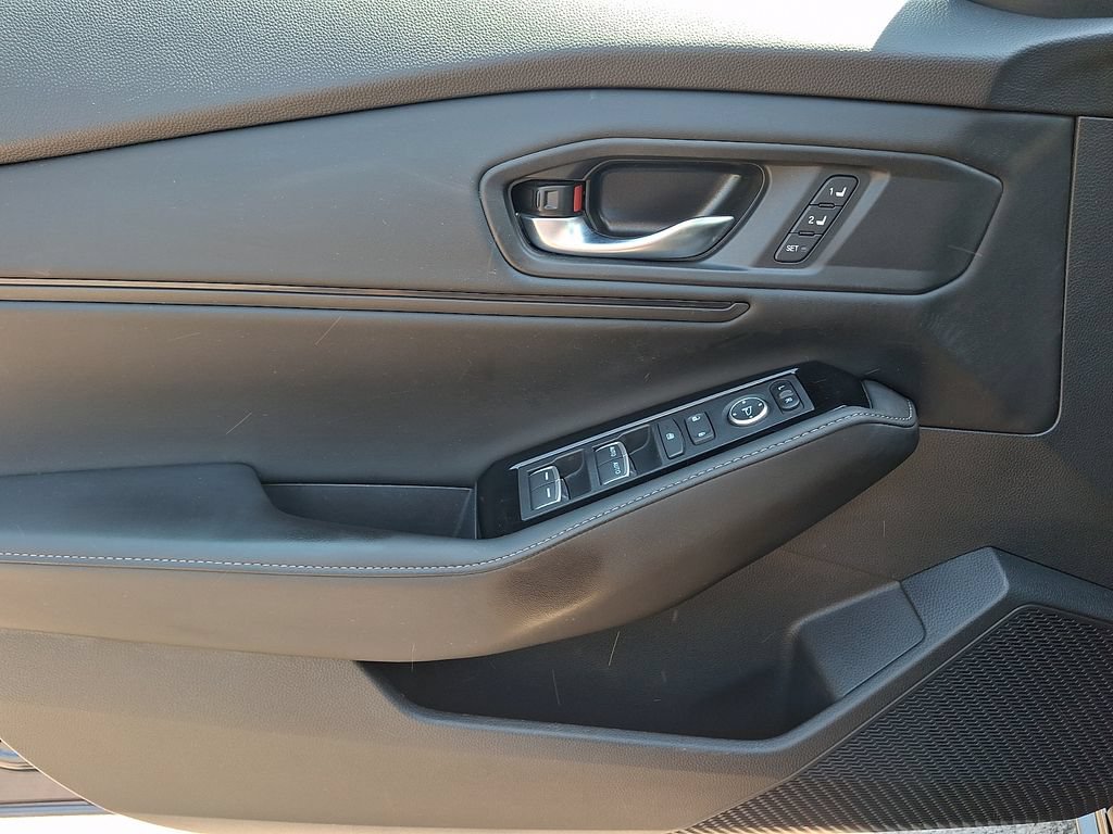 Used 2023 Honda Accord Touring image 12
