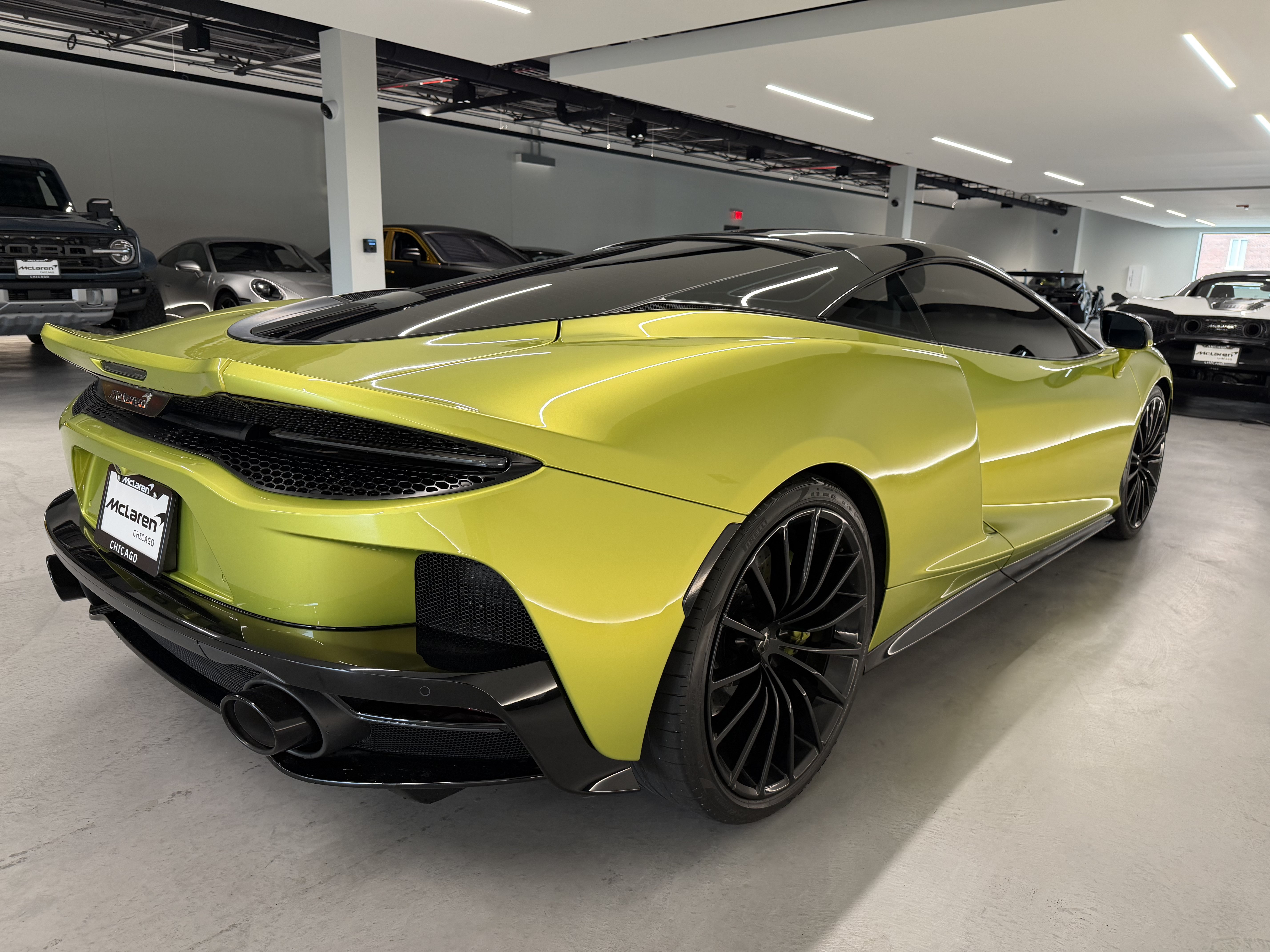 Used 2023 McLaren GT RWD image 4
