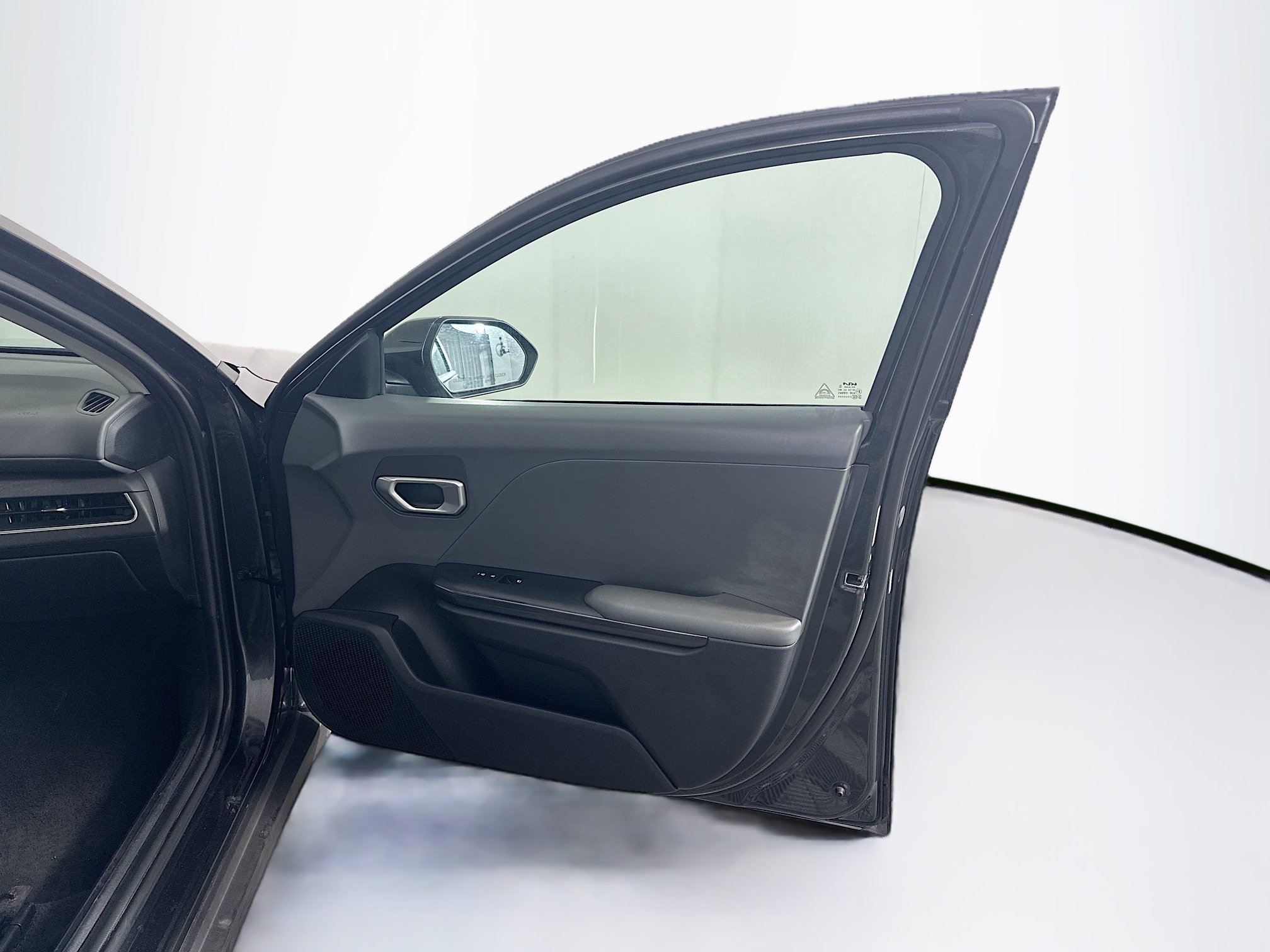 Used 2025 Kia K4 LXS image 32