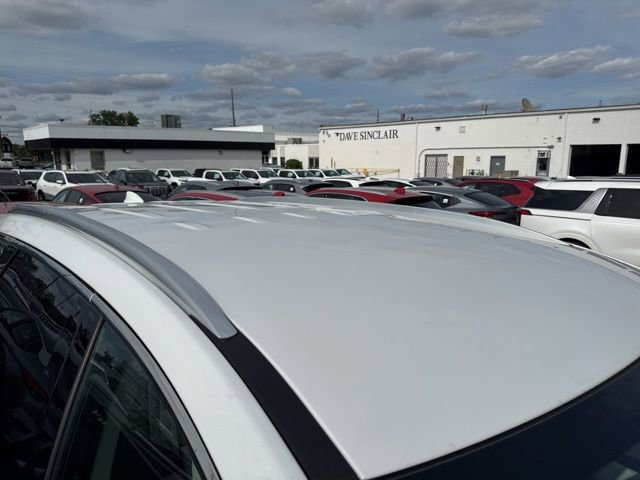 Used 2024 Buick Enclave Essence w/ Technology Package FWD image 9
