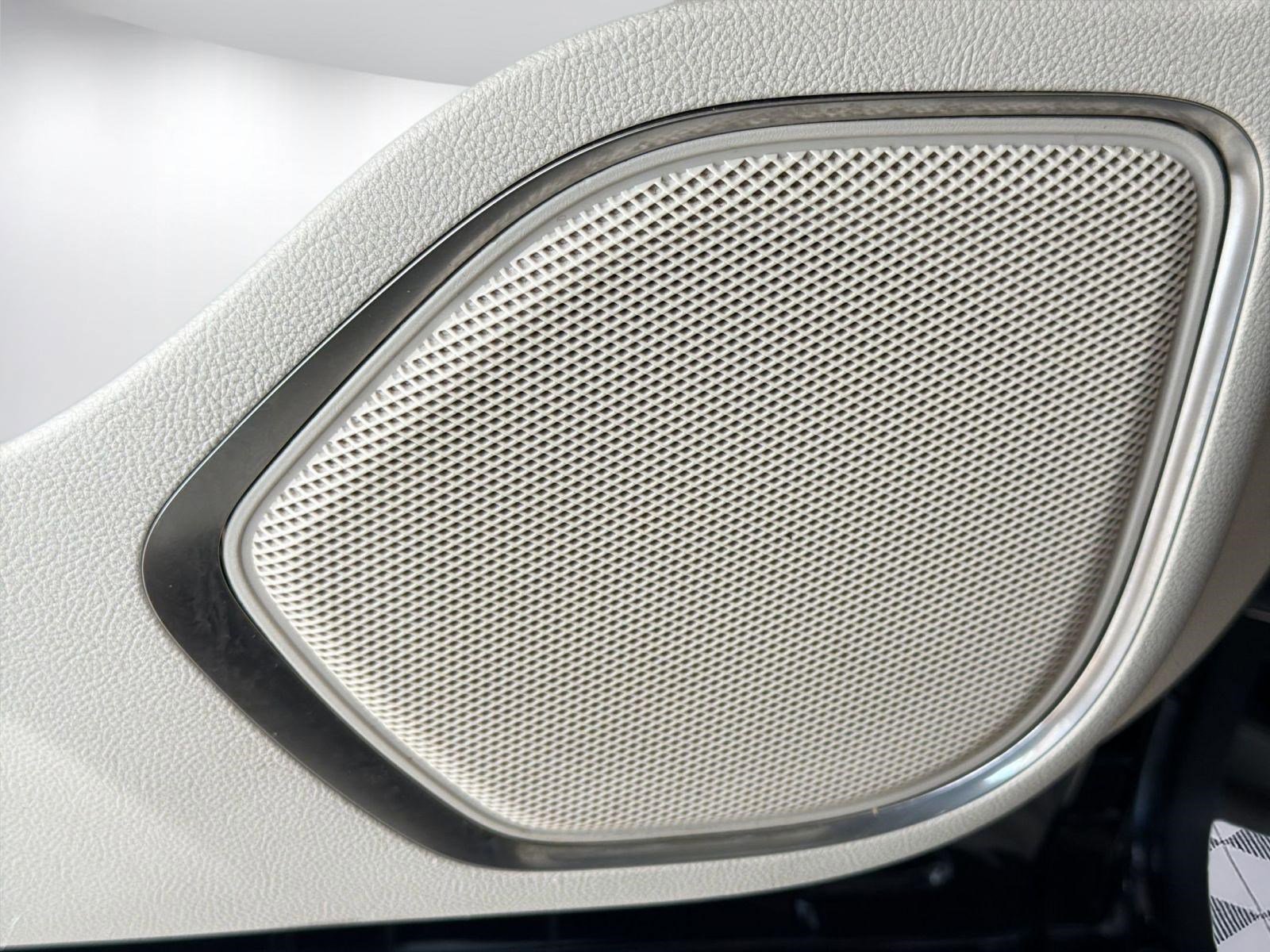 Used 2016 Lincoln MKX Select w/ Select Plus Package FWD image 20