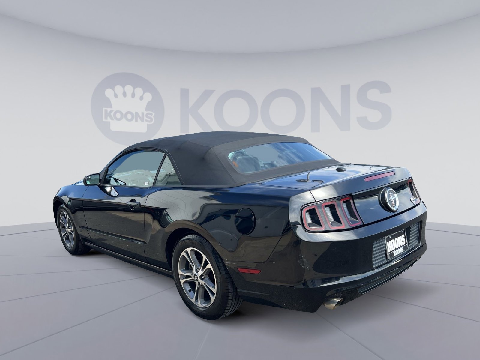 Used 2014 Ford Mustang Premium image 4