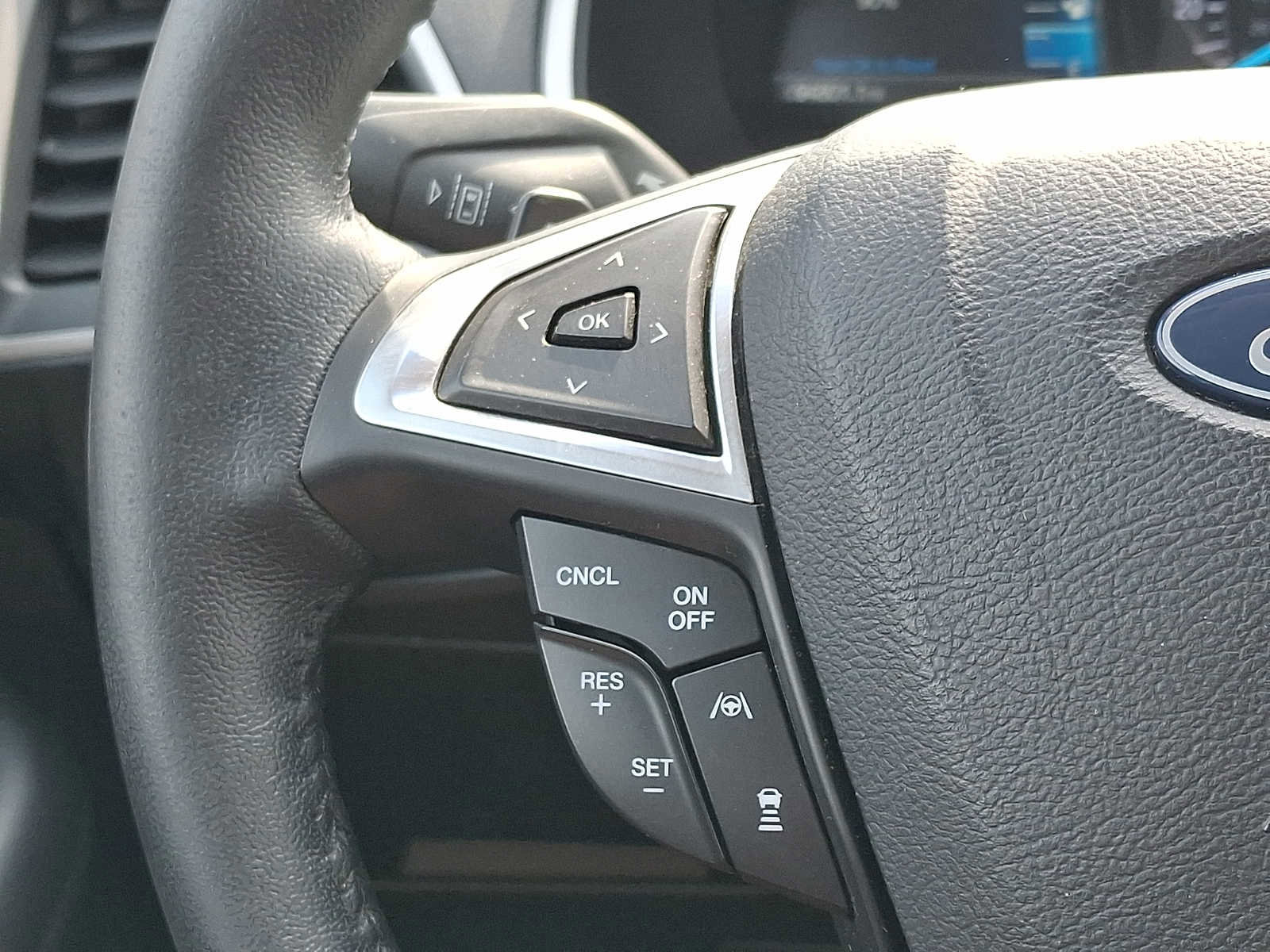 Used 2019 Ford Edge SEL w/ Equipment Group 201A image 22