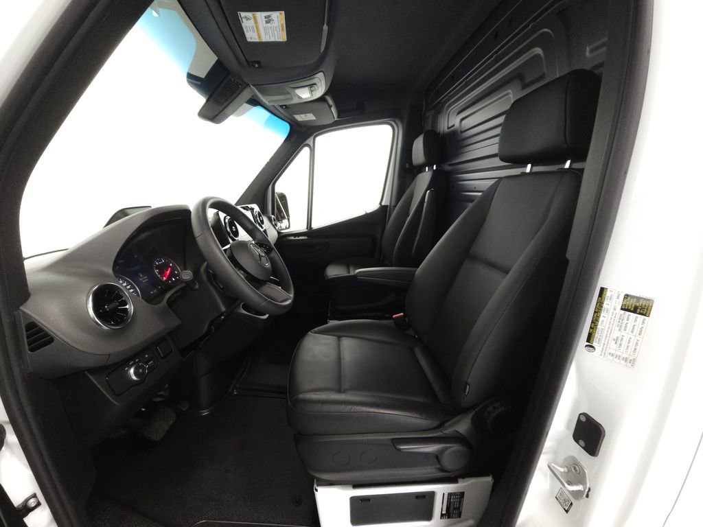 Used 2026 Mercedes-Benz Sprinter 2500 image 7
