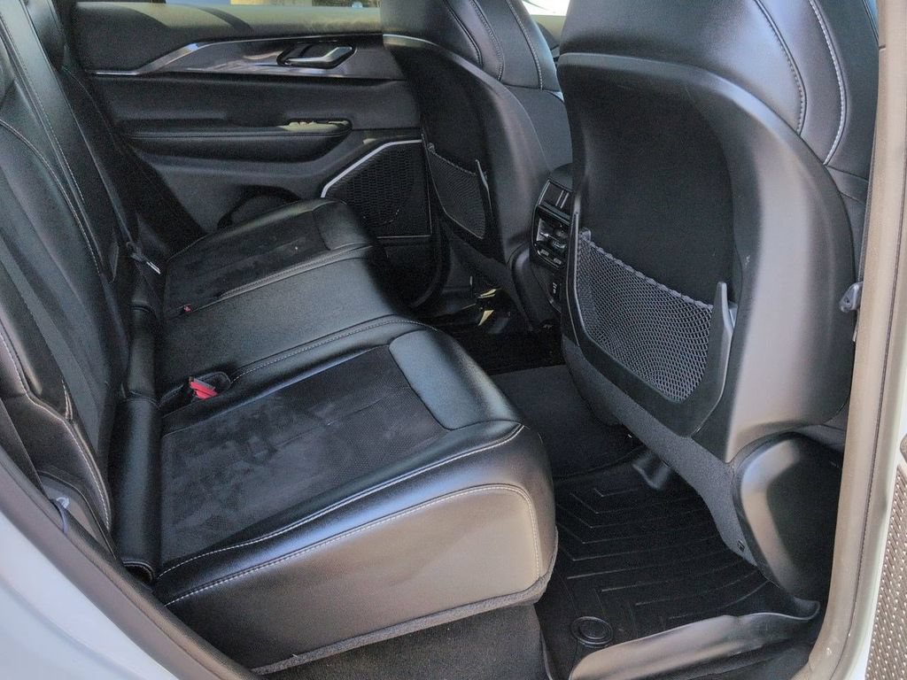 Used 2022 Jeep Grand Cherokee Altitude AWD/4WD image 22