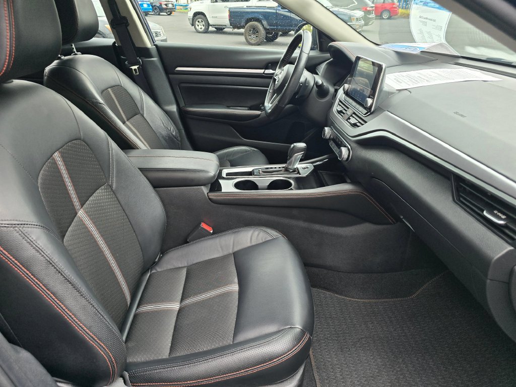 Used 2024 Nissan Altima 2.5 SR FWD image 6