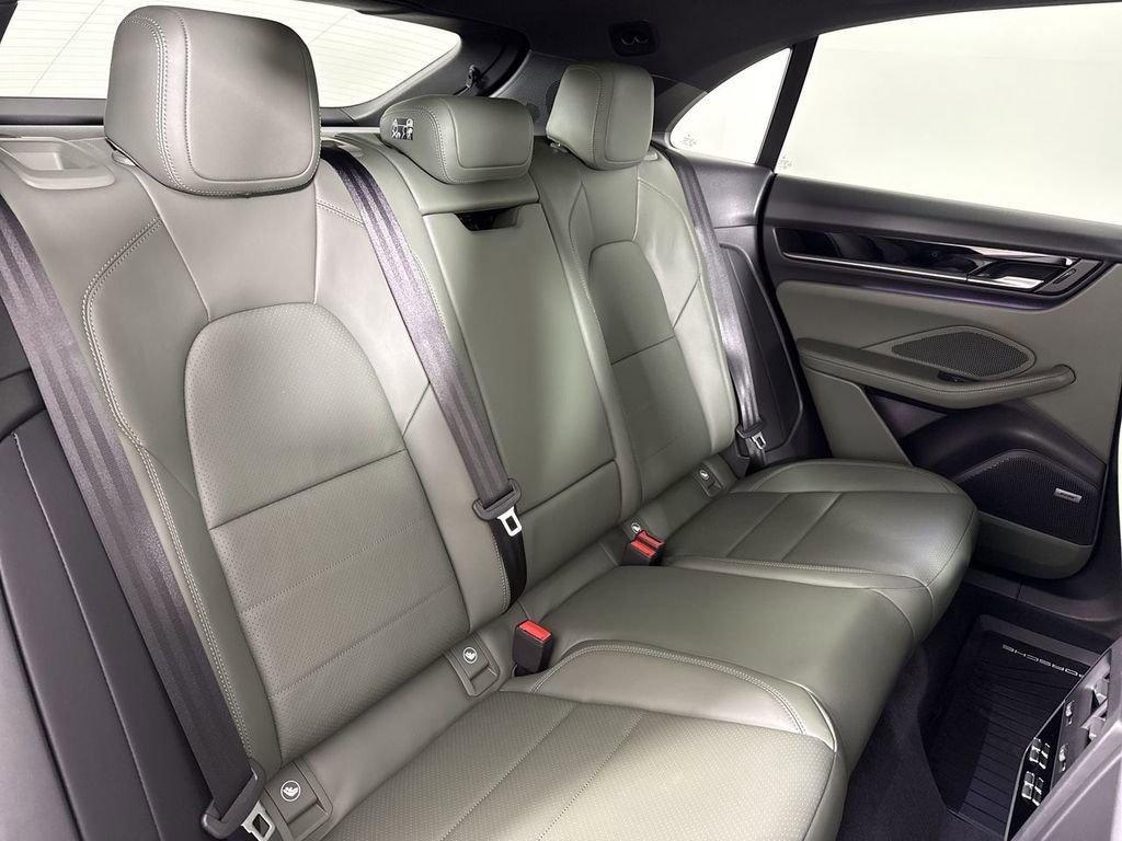 New 2026 Porsche Macan 4 Electric AWD/4WD image 26