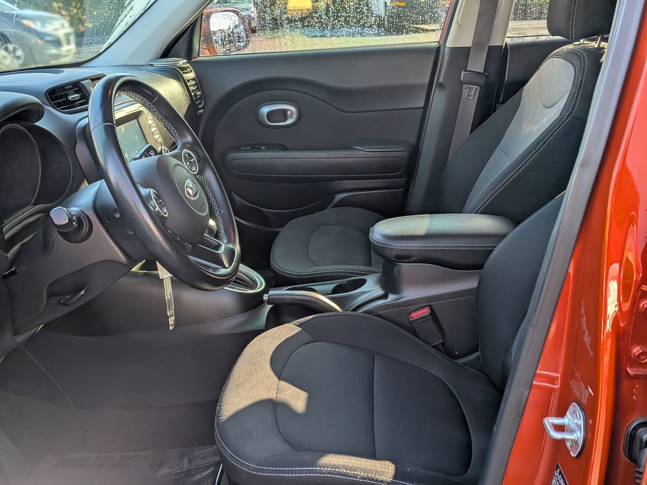 Used 2018 Kia Soul + image 16